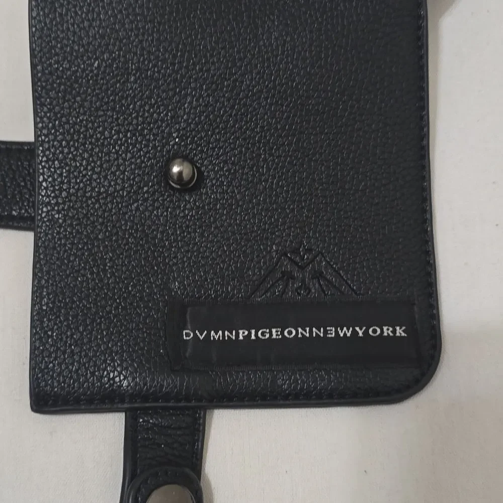 Black‎ Key and Card Holder with Functional Design